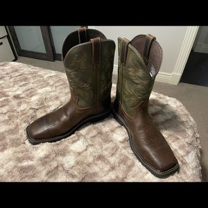 Justin Steel toe boot size 13D. Worn 1 time for a wedding.